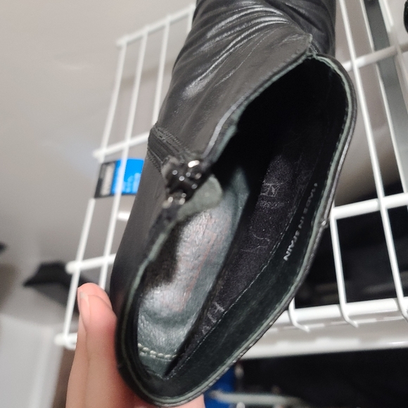 Shoes - Picture 10 of 10